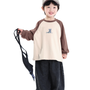 Adorable Toddler Raglan Cat-Print Top & Baggy Jeans: Cute Kids' Casual Outfit